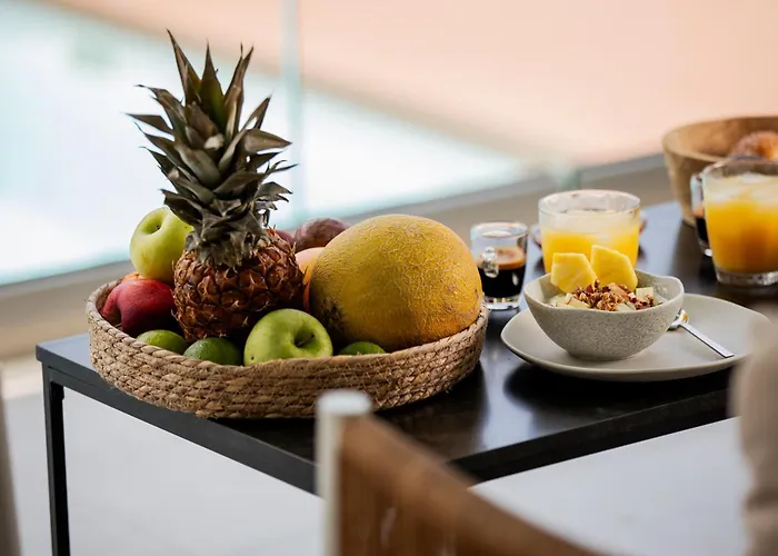 4 Roses Pool * 里托楚伦