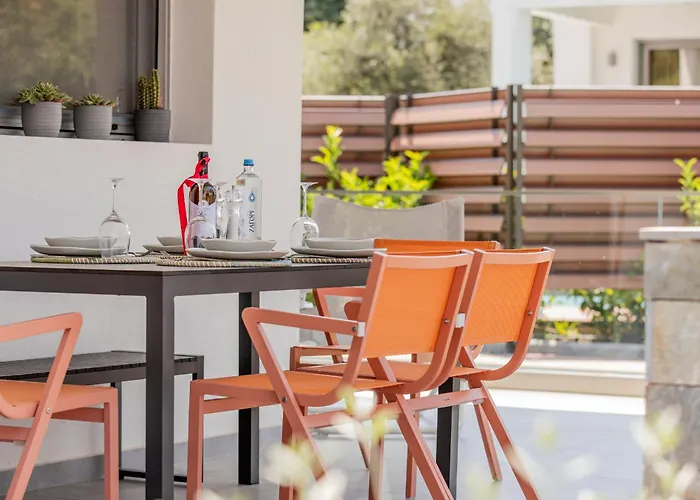 4 Roses Pool 别墅 里托楚伦