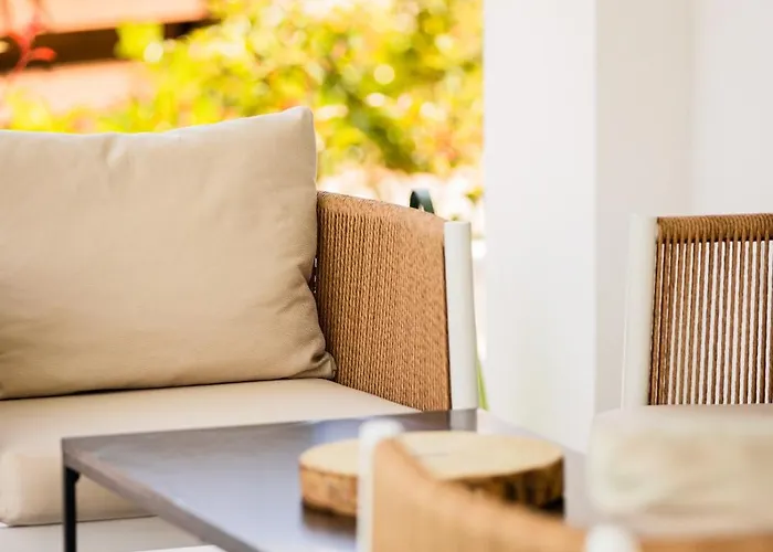 4 Roses Pool 里托楚伦