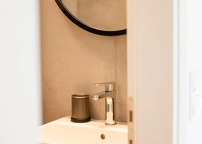 4 Roses Pool 里托楚伦