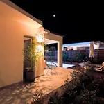 4 Roses Pool *