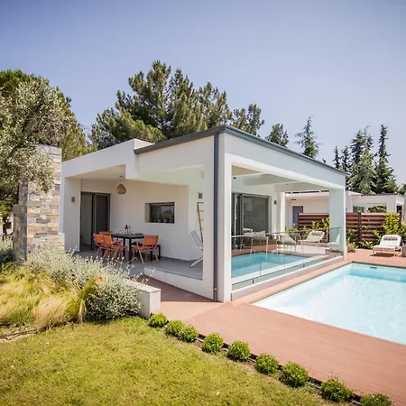 4 Roses Pool * Litochoro