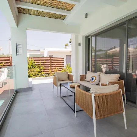 4 Roses Pool * Litochoro