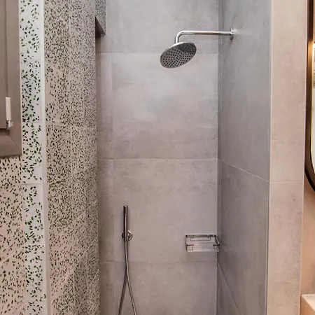 4 Roses Pool Villa *