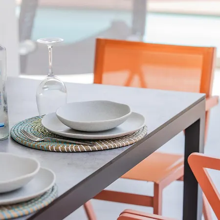 4 Roses Pool Villa *