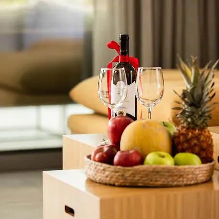 4 Roses Pool Villa *