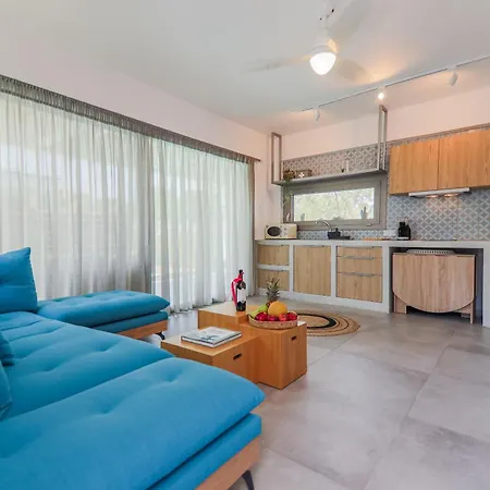 4 Roses Pool * Litochoro