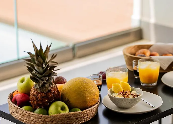 4 Roses Pool Litóchoron